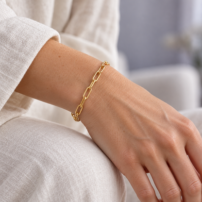 elvarinio Elegant Link Bracelet — styled wearing visualization [lifestyle]. AI-generated; product specifications pending verification.